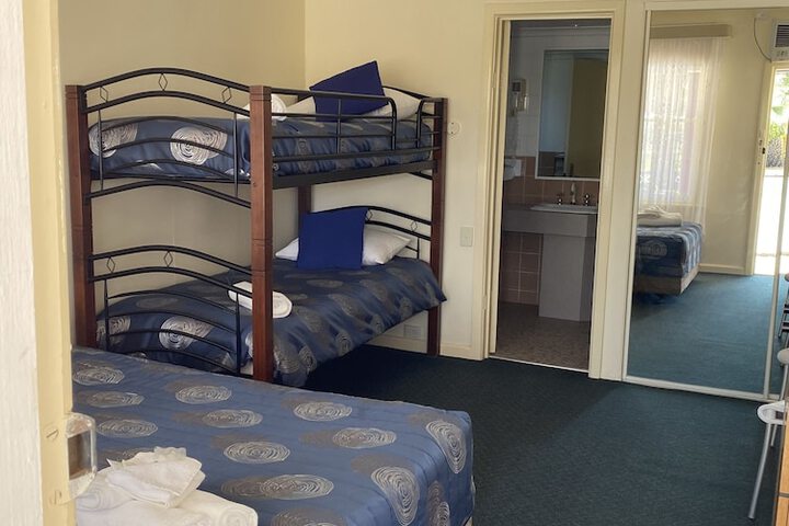 Room 8 of 48