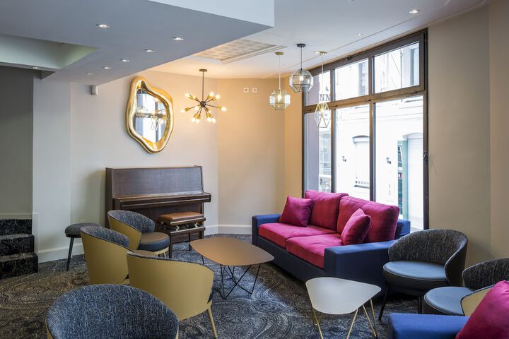Guest Lobby