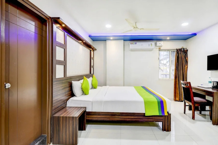 Room 3 of 19