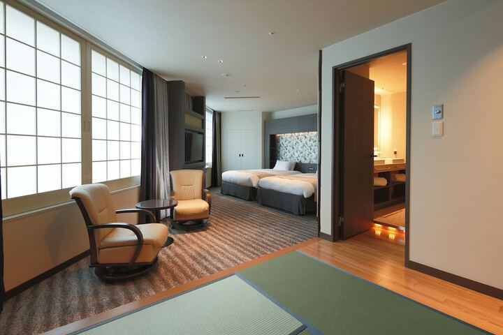 Room 5 of 72