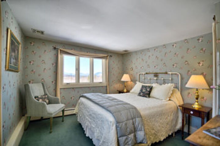 Room 25 of 49