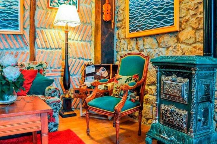 Room 27 of 71