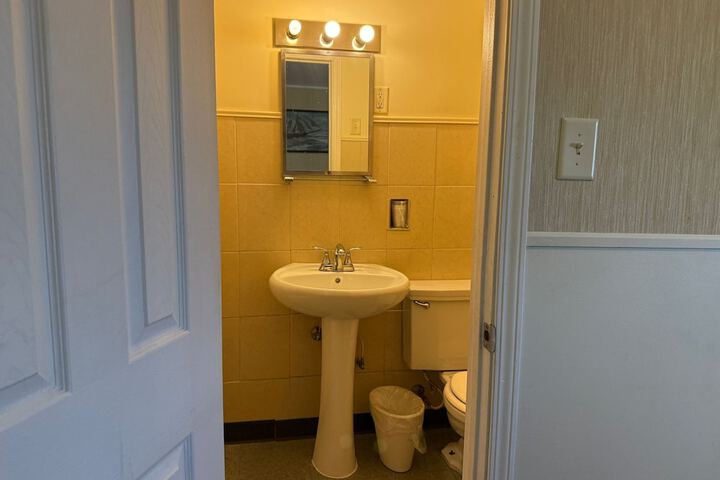 Room 13 of 17