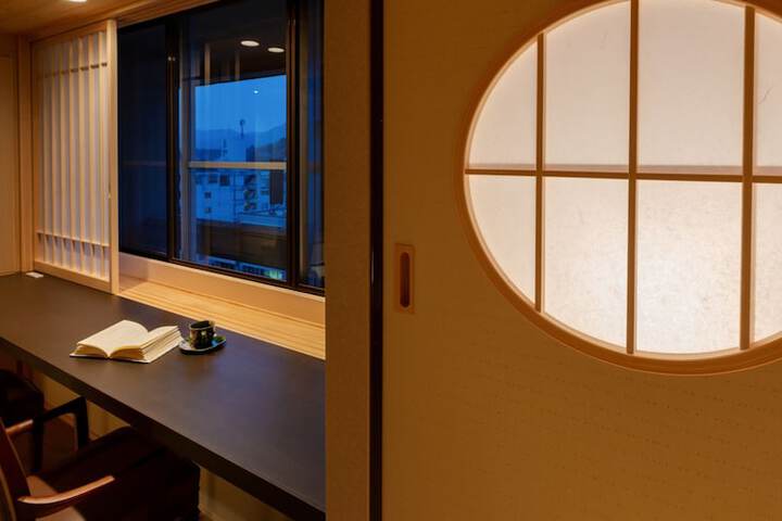 Room 21 of 65