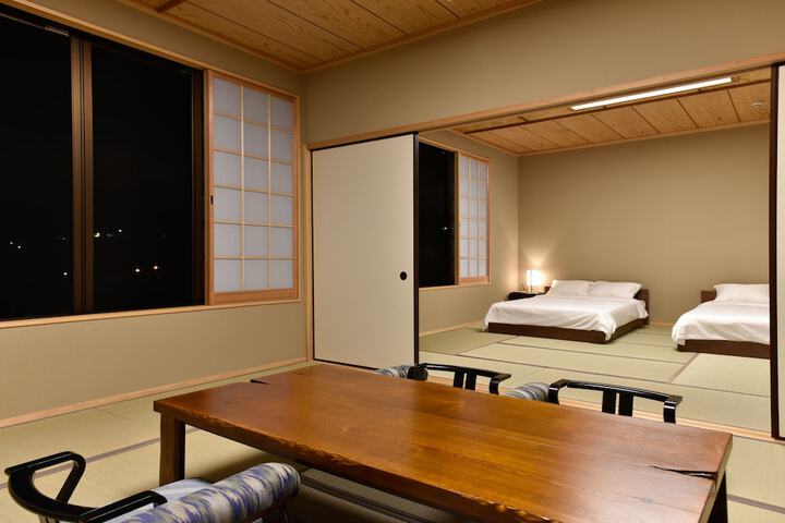 Room 21 of 294