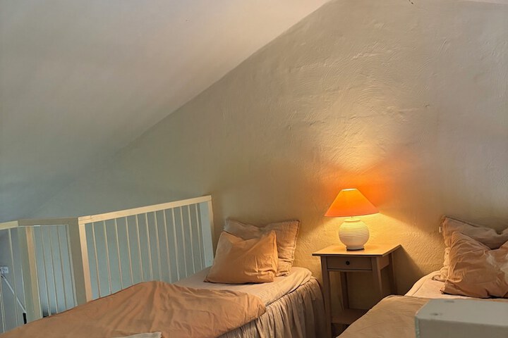 Room 15 of 94