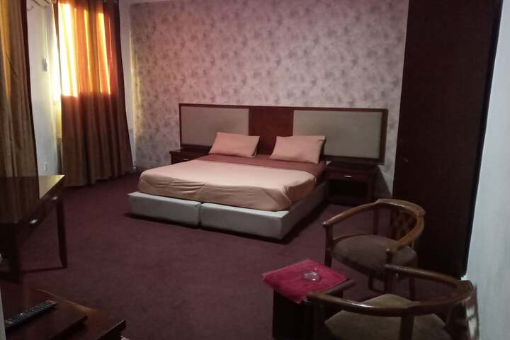 Room 6 of 50