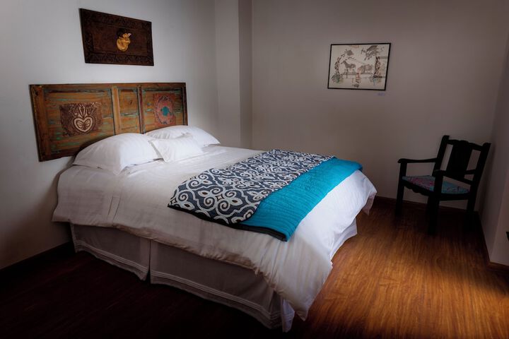 Room 6 of 11
