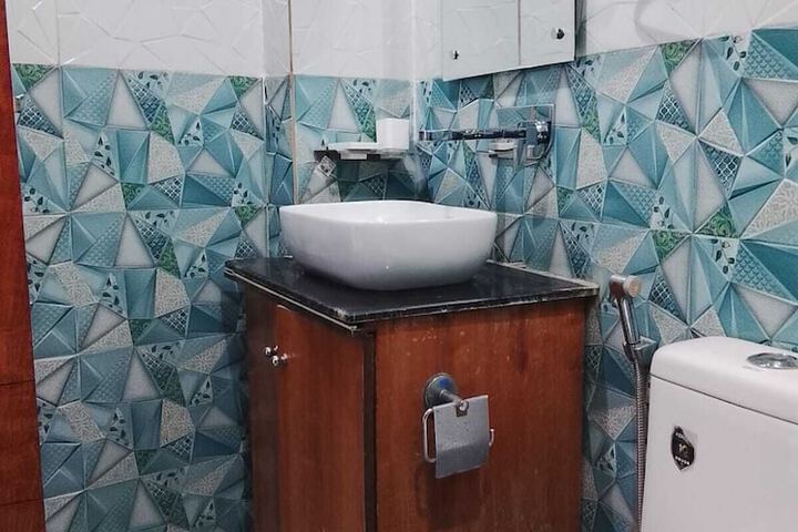 Room 26 of 45