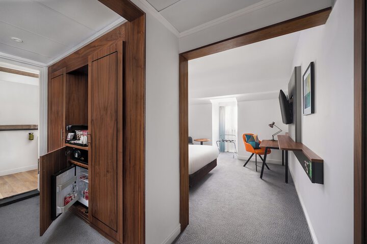 Room 58 of 134