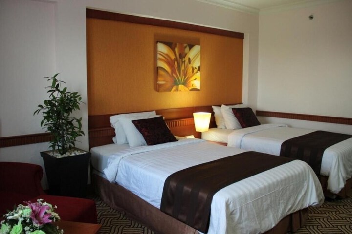 Room 8 of 22