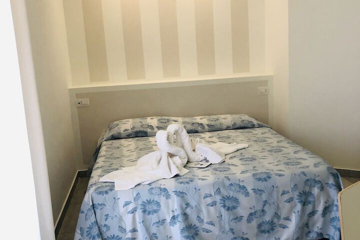 Room 14 of 34
