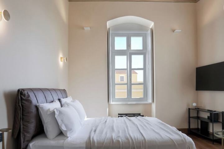 Room 86 of 206
