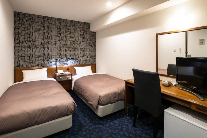 Room 12 of 39
