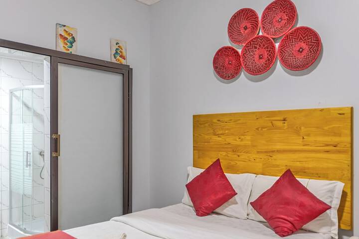 Room 18 of 80