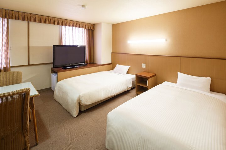 Room 10 of 26