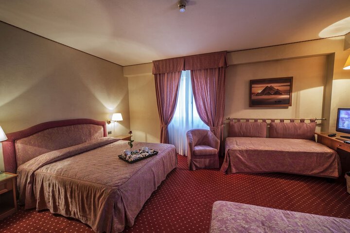 Room 14 of 22