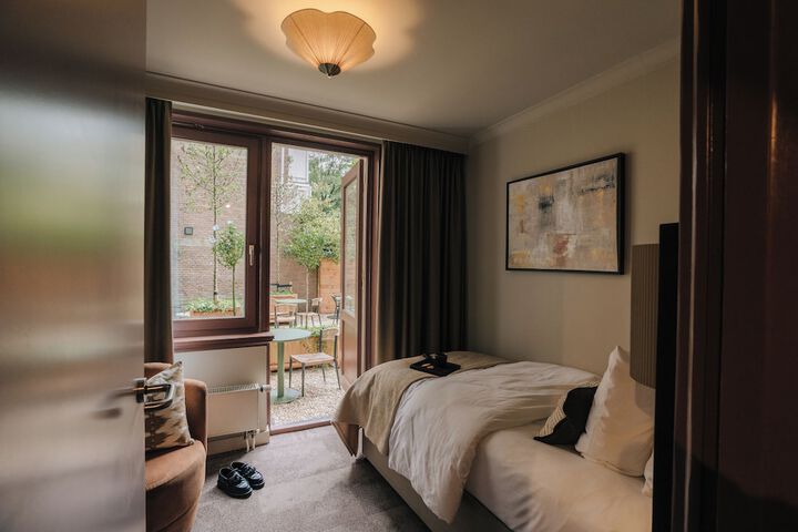 Room 21 of 49