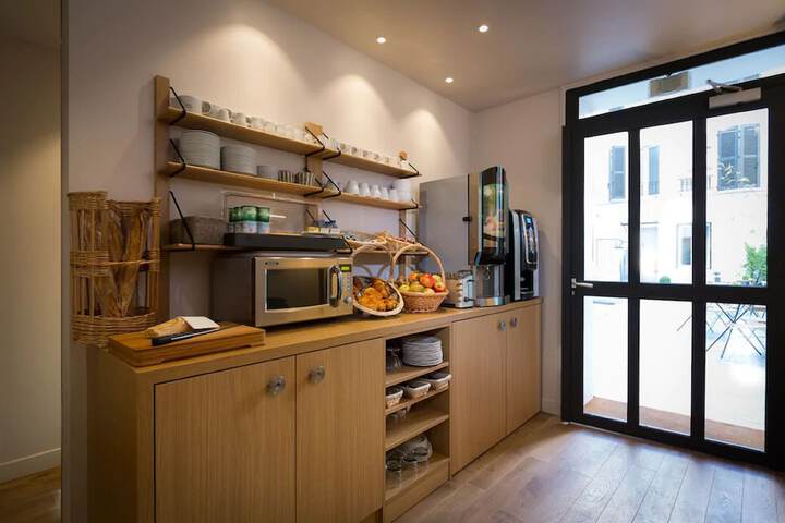 Breakfast area
