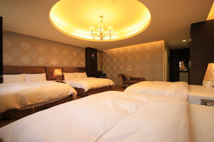 Room 17 of 44