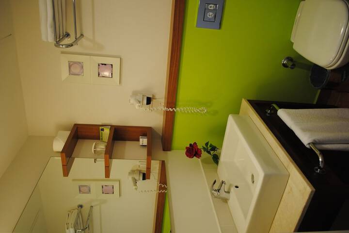 Room 19 of 115