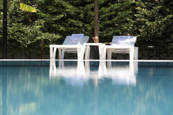 Pool 33 of 57