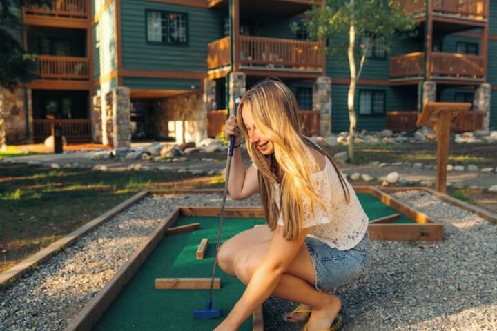 Mini-golf