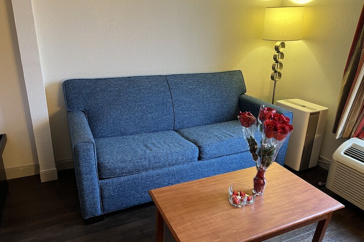Room 9 of 34