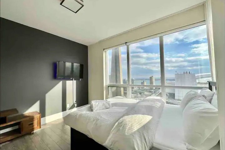 Room 4 of 78