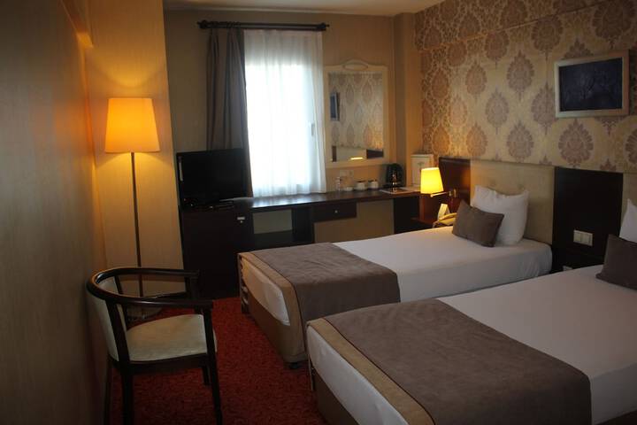 Room 7 of 24
