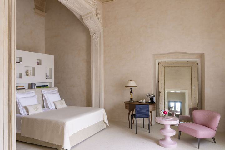 Room 12 of 60