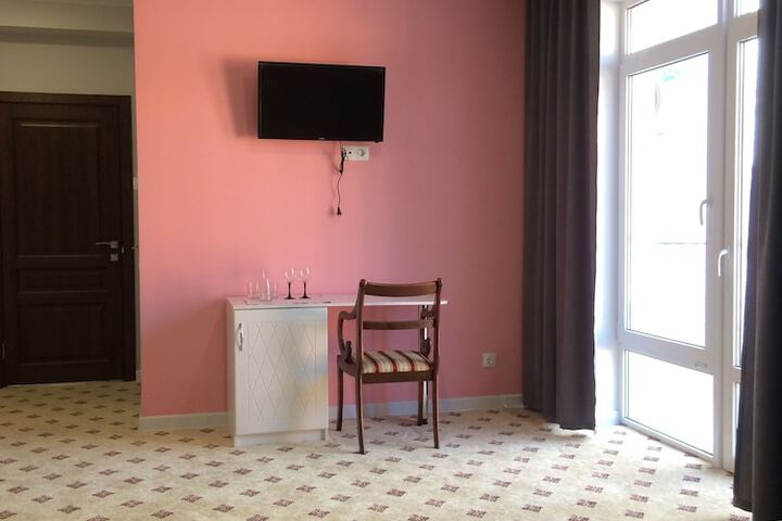 Room 11 of 30