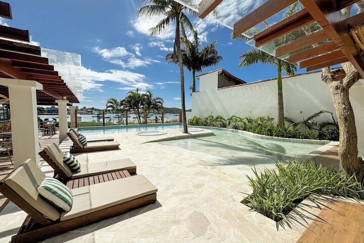 Pool 65 of 108
