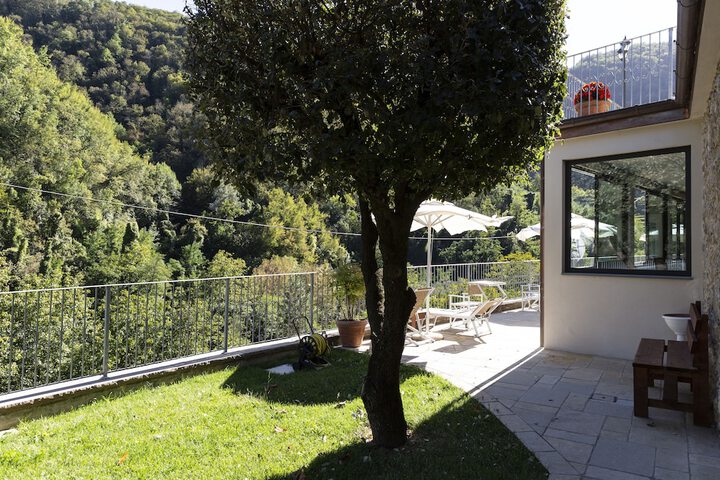 Hotel Exterior 96 of 125