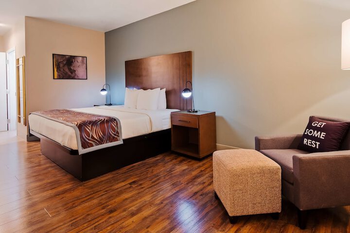 Room 10 of 24