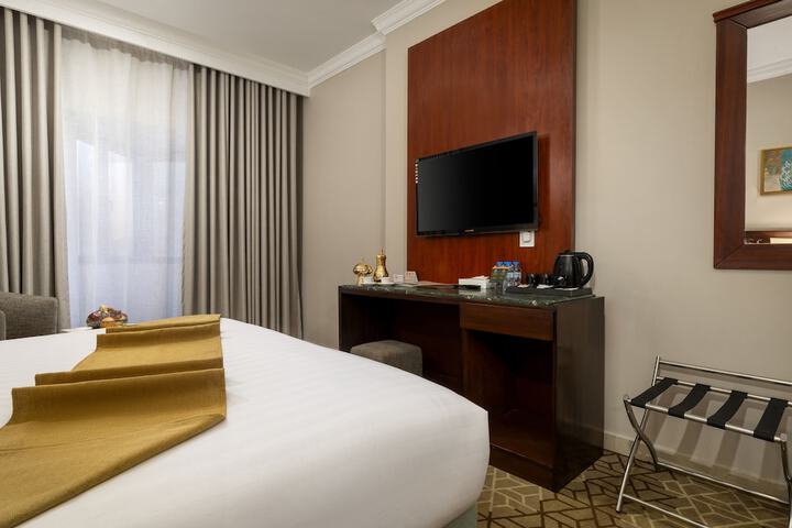 Room 15 of 42