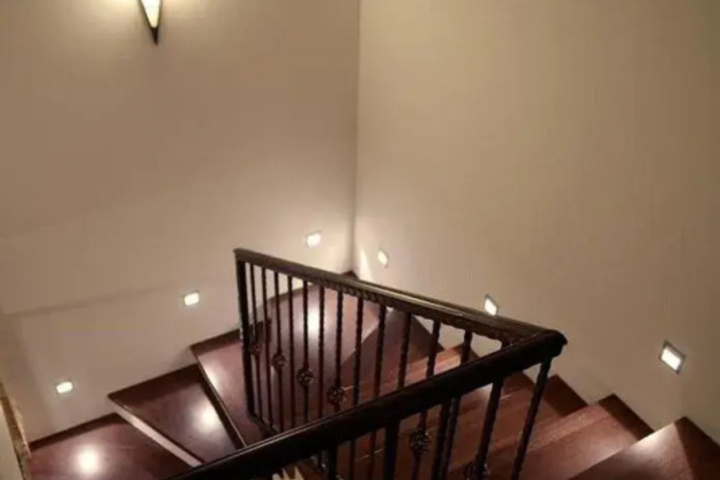 Room 11 of 21