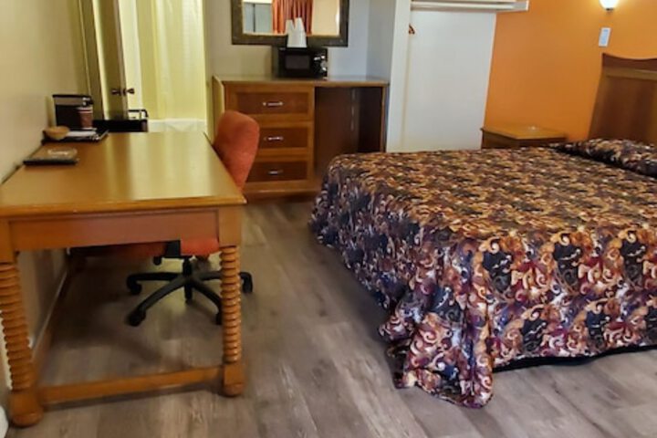 1 King Bed (25 of 65)