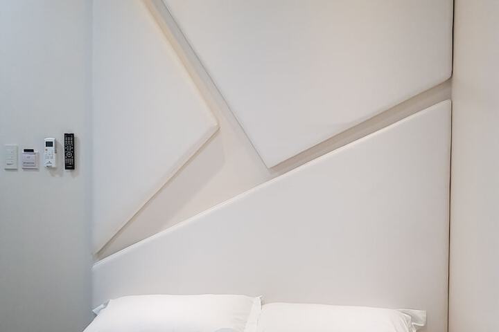 Room 35 of 71