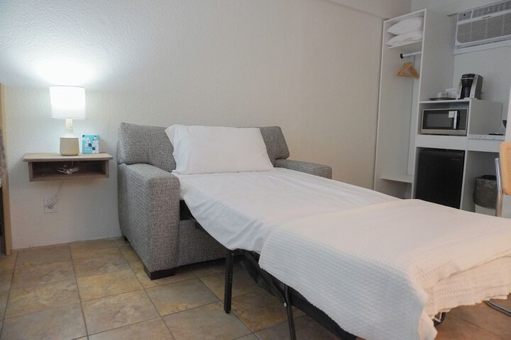 Room 14 of 30