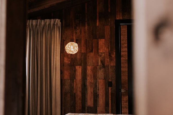 Room 8 of 250
