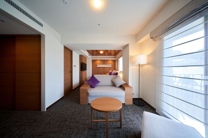 Room 17 of 107