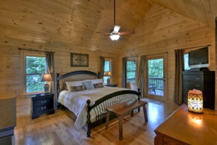 Room 25 of 28