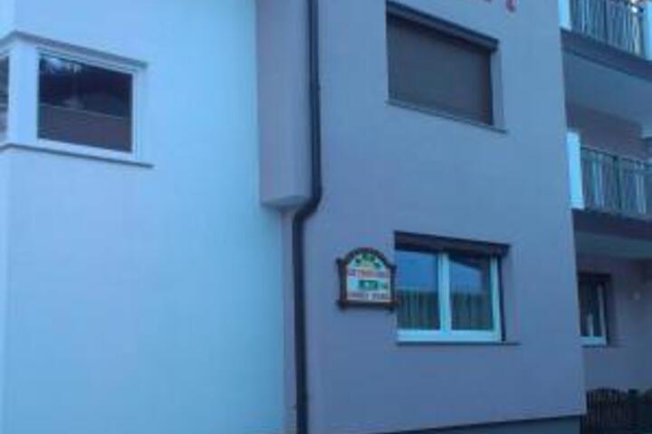Hotel 5 of 7