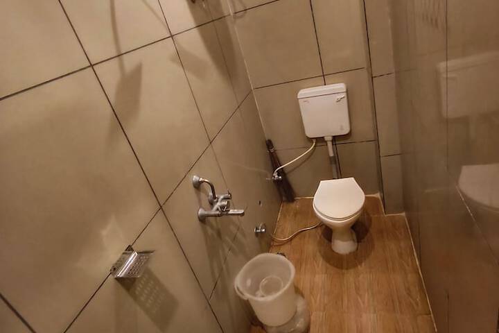 Room 7 of 10