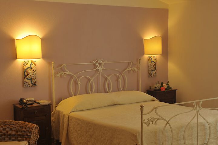 Room 10 of 31