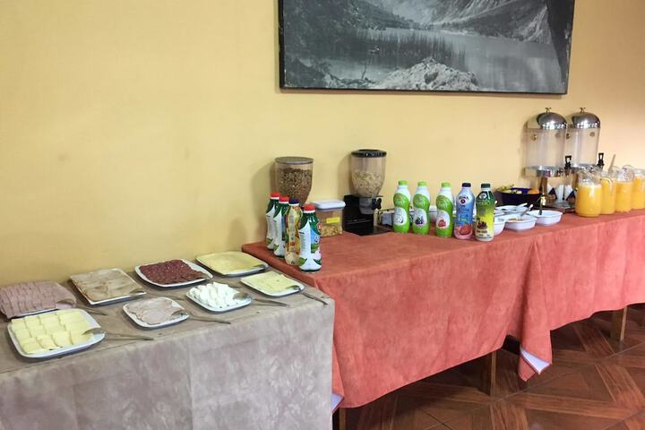 Breakfast/Coffee Service 33 of 54