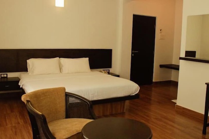 Room 8 of 66