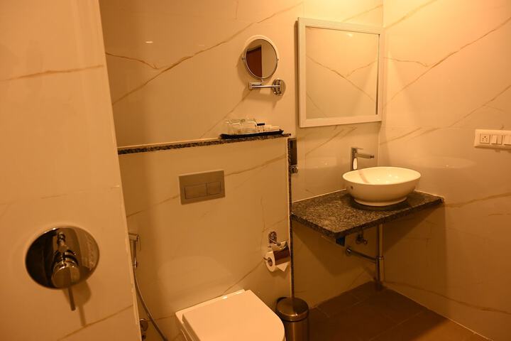 Room 16 of 20