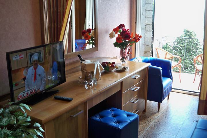 Room amenity